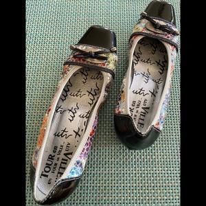 TOUR EN VILLE women’s stylish flat shoe size 38 (size 7.5-8). Like New